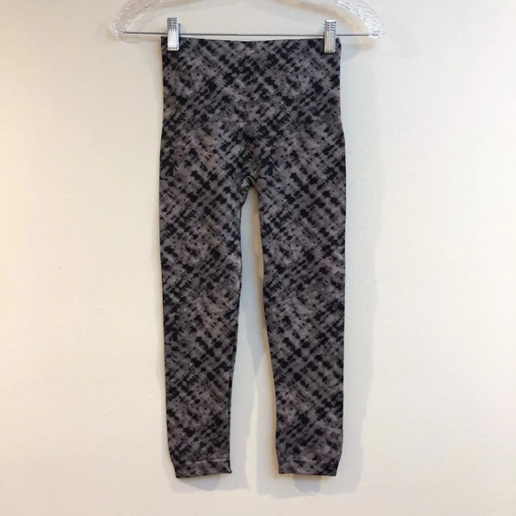 Spanx Patterned Bohemian Mid Rise Cropped Seamless Leggings Women's XS - Picture 5 of 6